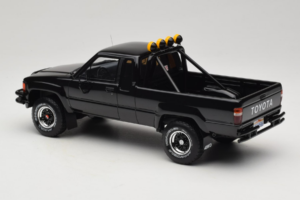 Toyota Hilux N60 SR5 Pickup Negru Otto 1:18 OT481B Rășină - imaginea 5 din 6