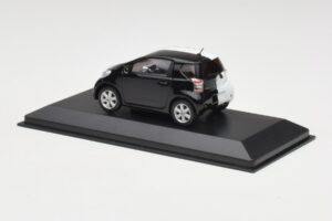 Toyota iQ Negru & Alb Geneva Motor Show 2009 Minichamps 1:43 400166801 Metal - imaginea 3 din 4