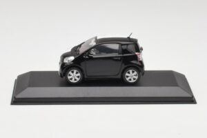 Toyota iQ Negru & Alb Geneva Motor Show 2009 Minichamps 1:43 400166801 Metal