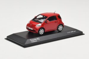 Toyota iQ Roșu Minichamps 1:43 400166800 Metal - imaginea 2 din 4