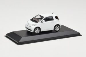 Toyota iQ Alb Minichamps 1:43 TOYOTA009 Metal - imaginea 2 din 4