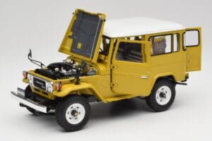 Toyota Land Cruiser FJ40 Galben Muștar Kyosho 1:18 08971Y Metal - imaginea 2 din 8