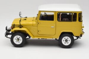 Toyota Land Cruiser FJ40 Galben Muștar Kyosho 1:18 08971Y Metal - imaginea 4 din 8