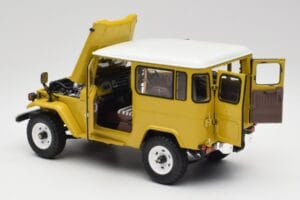 Toyota Land Cruiser FJ40 Galben Muștar Kyosho 1:18 08971Y Metal - imaginea 5 din 8