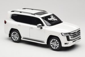 Toyota Land Cruiser J300 ZX Alb LCD 1:18 LCD18013-ZX-WH Metal - imaginea 6 din 8