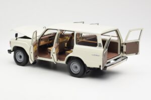 Toyota Land Cruiser J60 Alb Kyosho 1:18 08956W Metal - imaginea 5 din 8