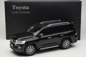 Toyota Land Cruiser LC200 Negru Kengfai 1:18 KF024-13 Metal - imaginea 8 din 8