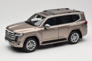 Toyota Land Cruiser LC300 ZX Auriu LCD 1:18 LCD18013-ZX-GO Metal