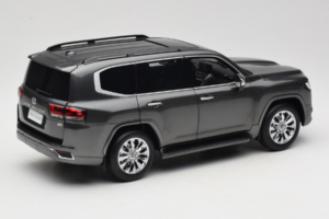 Toyota Land Cruiser LC300 ZX Gri LCD 1:18 LCD18013-ZX-GR Metal - imaginea 3 din 8