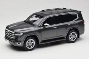 Toyota Land Cruiser LC300 ZX Gri LCD 1:18 LCD18013-ZX-GR Metal