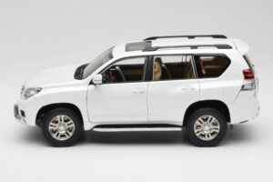 Toyota Land Cruiser Prado J150 Alb Paudi Model 1:18 623132-WH Metal - imaginea 4 din 8