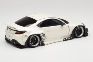 Toyota Pandem GR86 ZN8 Crystal White GT Spirit 1:18 GT498 Rășină - imaginea 2 din 6