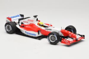 Toyota TF105 #17 R. Schumacher Panasonic Toyota Racing Showcar 2005 Minichamps 1:18 100050087 Metal - imaginea 4 din 7