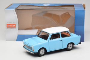 Trabant 601 Deluxe Albastru Alb Sun Star 1:18 4286 Metal - imaginea 6 din 6