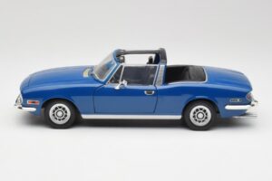 Triumph Stag Mk1 Sapphire Blue Revell 1:18 8815 Metal - imaginea 4 din 8