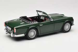 Triumph TR4 British Racing Green Revell 1:18 08827-T1 Metal - imaginea 3 din 8