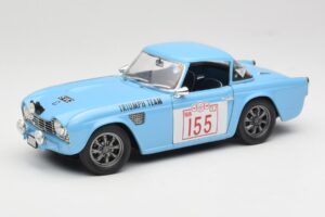 Triumph TR4 Rally Car Revell 1:18 8773 Metal