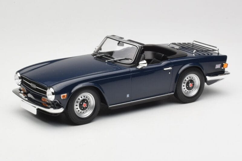 Triumph TR6 PI Albastru Închis Minichamps 1:18 155132032 Metal