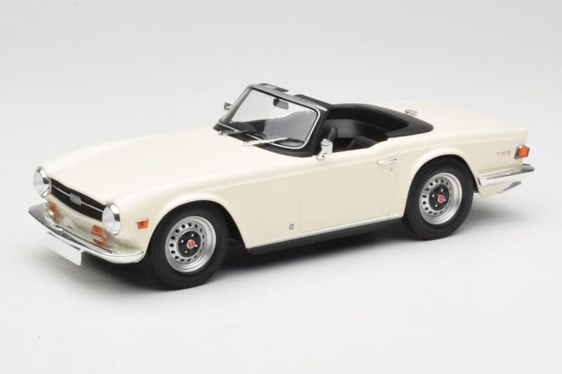 Triumph TR6 PI Alb Minichamps 1:18 155132035 Metal