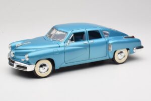 Tucker Torpedo Albastru Road Signature 1:18 92268 Metal