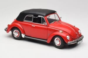 Volkswagen 1302 LS Cabriolet Roșu Revell 1:18 08470 Metal - imaginea 6 din 8