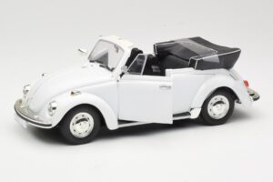 Volkswagen 1302 LS Cabriolet Alb Revell 1:18 8415 Metal - imaginea 2 din 8