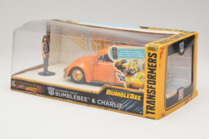Volkswagen Beetle Bumblebee Transformers With Figure Metals Diecast 1:24 30114 Metal - imaginea 3 din 3