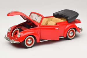 Volkswagen Beetle Cabriolet Roșu Maisto 1:18 56010 Metal - imaginea 2 din 8