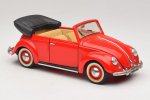 Volkswagen Beetle Cabriolet Roșu Maisto 1:18 56010 Metal - imaginea 6 din 8