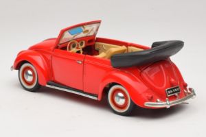 Volkswagen Beetle Cabriolet Roșu Maisto 1:18 56010 Metal - imaginea 7 din 8