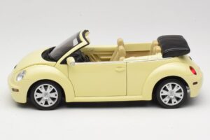 Volkswagen Beetle Cabriolet Galben Gate 1:18 VW24108 Metal - imaginea 4 din 8