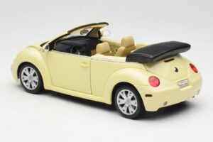 Volkswagen Beetle Cabriolet Galben Gate 1:18 VW24108 Metal - imaginea 7 din 8