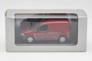 Volkswagen Caddy 2K Roșu Închis Minichamps 1:43 CADDY004 Metal - imaginea 4 din 4