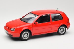 Volkswagen Golf Mk4 GTI Roșu Revell 1:18 08943 Metal