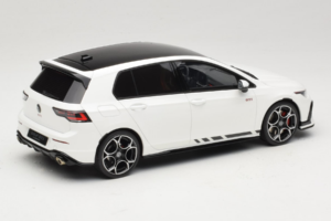 Volkswagen Golf Mk8 GTI Clubsport Pure White Otto 1:18 OT1221 Rășină - imaginea 2 din 6