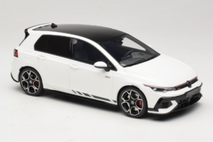 Volkswagen Golf Mk8 GTI Clubsport Pure White Otto 1:18 OT1221 Rășină - imaginea 4 din 6