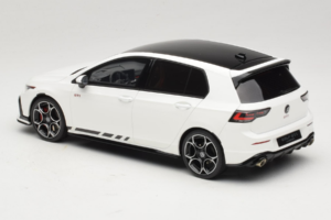 Volkswagen Golf Mk8 GTI Clubsport Pure White Otto 1:18 OT1221 Rășină - imaginea 5 din 6