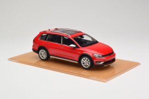 Volkswagen Golf Mk7 Alltrack Tornado Red DNA 1:18 DNA000035 Rășină - imaginea 4 din 6
