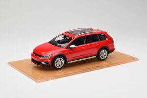 Volkswagen Golf Mk7 Alltrack Tornado Red DNA 1:18 DNA000035 Rășină