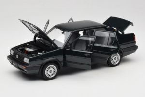 Volkswagen Jetta Mk3 CL Negru Icartime 1:18 JETTA001 Metal - imaginea 2 din 8