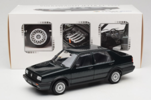 Volkswagen Jetta Mk3 CL Negru Icartime 1:18 JETTA001 Metal - imaginea 8 din 8