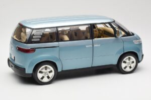 Volkswagen Microbus Concept Verde Deschis Revell 1:18 08444 Metal - imaginea 3 din 8
