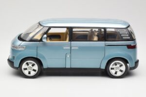 Volkswagen Microbus Concept Verde Deschis Revell 1:18 08444 Metal - imaginea 4 din 8