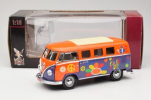 Volkswagen Microbus T1 Flower Power Road Signature 1:18 92329 Metal - imaginea 8 din 8