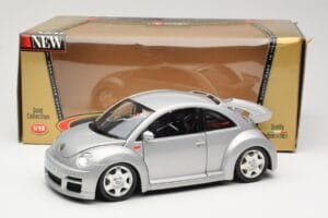 Volkswagen New Beetle RSi Argintiu Bburago 1:18 3306 Metal - imaginea 8 din 8