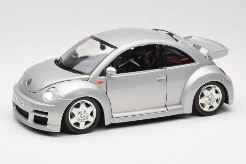 Volkswagen New Beetle RSi Argintiu Bburago 1:18 3306 Metal