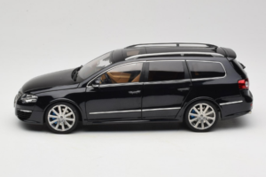 Volkswagen Passat B6 R36 Variant Negru NZG 1:18 KF044-4A Metal - imaginea 4 din 8