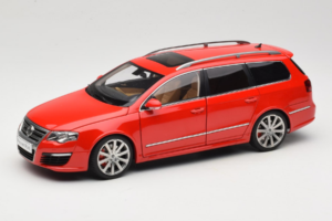 Volkswagen Passat B6 R36 Variant Roșu NZG 1:18 KF044-5 Metal