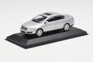 Volkswagen Passat B6 Argintiu Minichamps 1:43 PASSAT003 Metal - imaginea 2 din 4