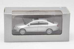 Volkswagen Passat B6 Argintiu Minichamps 1:43 PASSAT003 Metal - imaginea 4 din 4